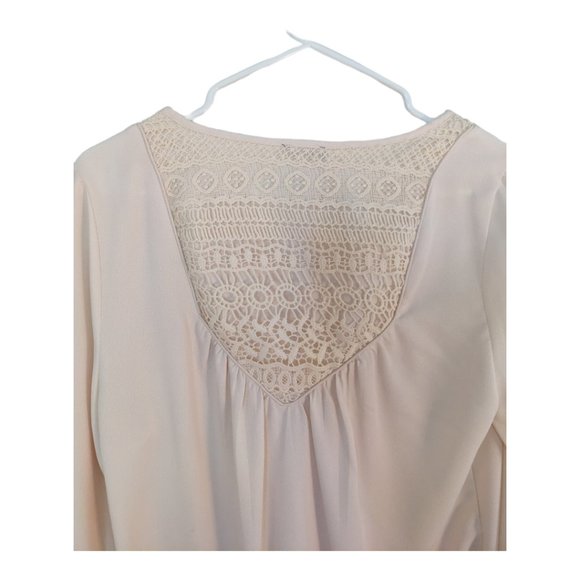 Cream blouse with crochet detailing - Picture 3 of 4